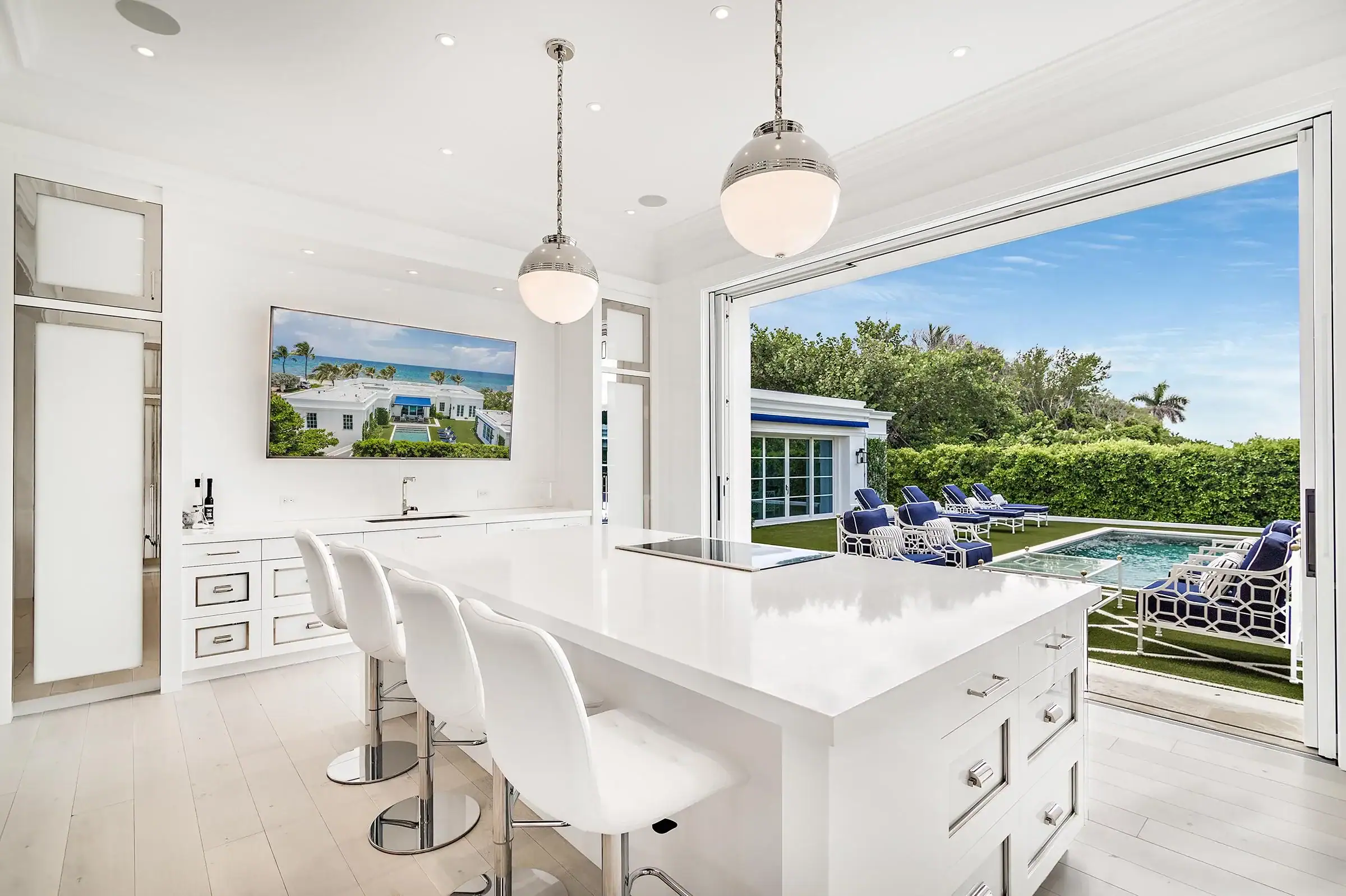 Live by the coast? Make interiors last with ocean-smart paint, primers, and sheens for Manhattan Beach and PV homes.